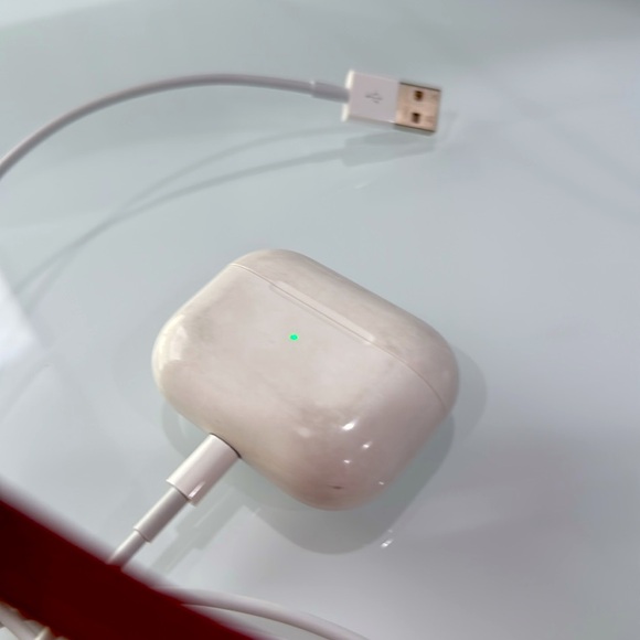 iPhone EarPods 2nd generation. Good working condition - Picture 3 of 5